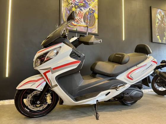 DAFRA MAXSYM 400i 